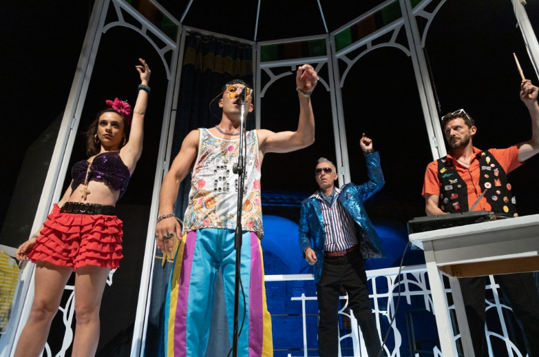 spettacolo teatrale FAKE FOLK - stagione OVER THE RAINBOW