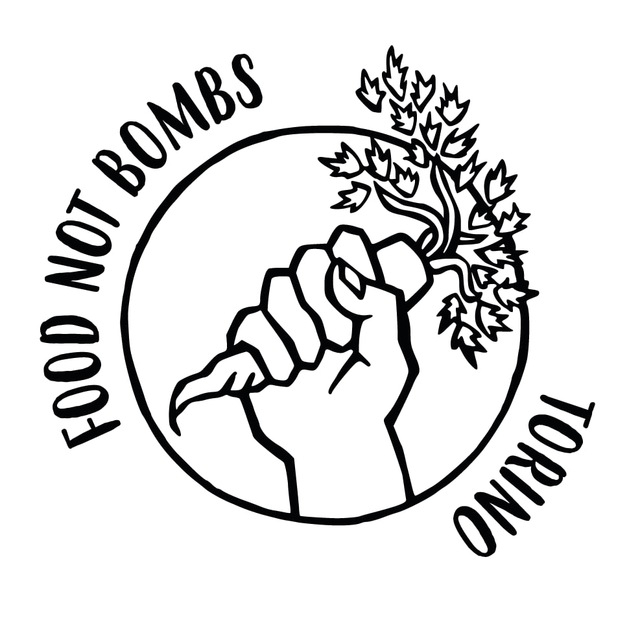 Food not Bombs: cucina con le eccedenze alimentari per pasti solidali